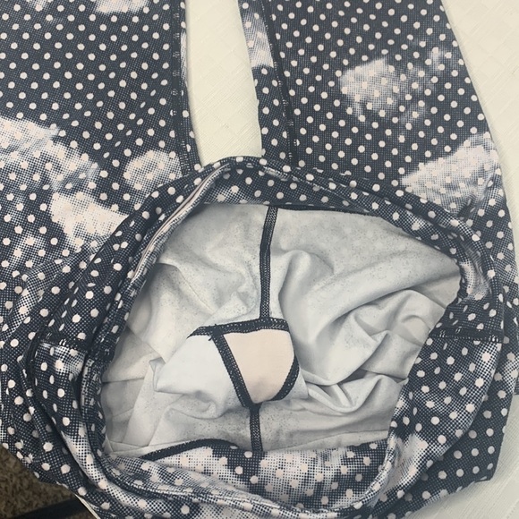 Lululemon Wunder Under Cropped 
Dottie Dream Rose print - Picture 8 of 8